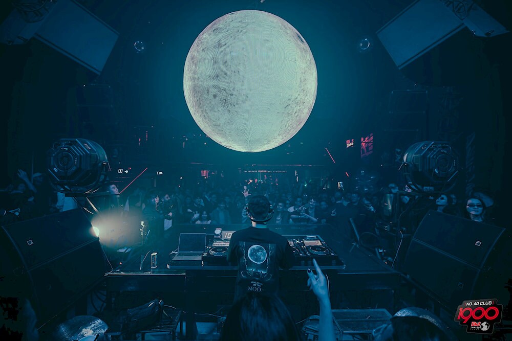 1900 Le Théâtre is the most famous nightclub in Hanoi, located in the heart of the Old Quarter 